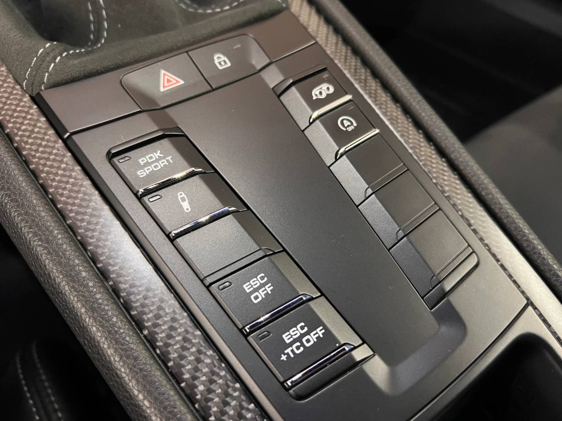 PORSCHE 718 Cayman GT4 RS-image-31