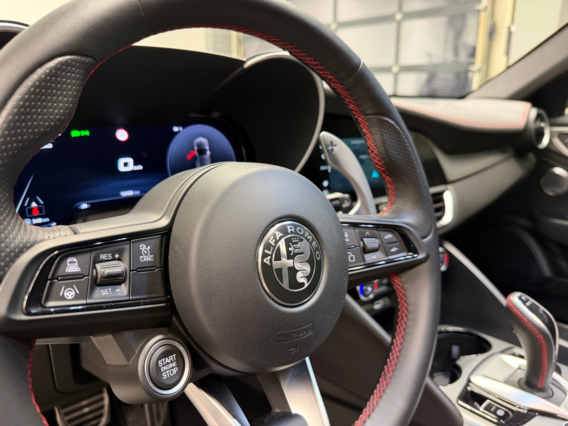 ALFA ROMEO Giulia 2.0 Q4 Competizione *CH-Auto*-image-18
