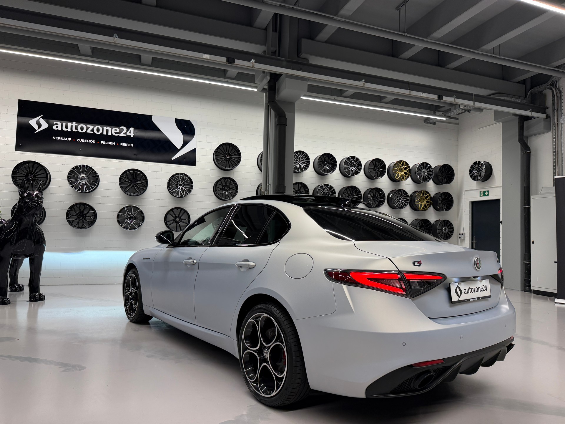 ALFA ROMEO Giulia 2.0 Q4 Competizione *CH-Auto*-image-8