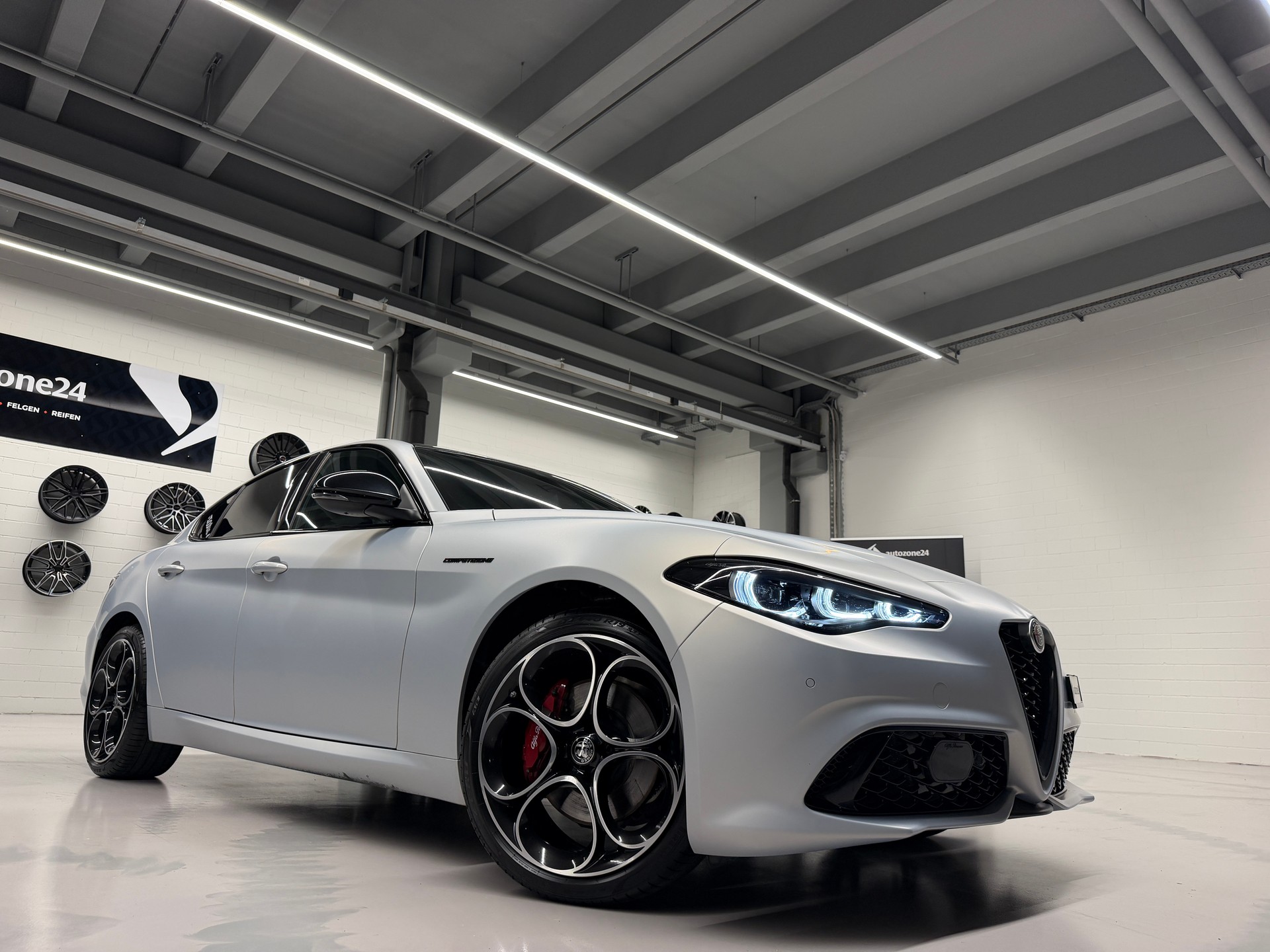 ALFA ROMEO Giulia 2.0 Q4 Competizione *CH-Auto*-image-2