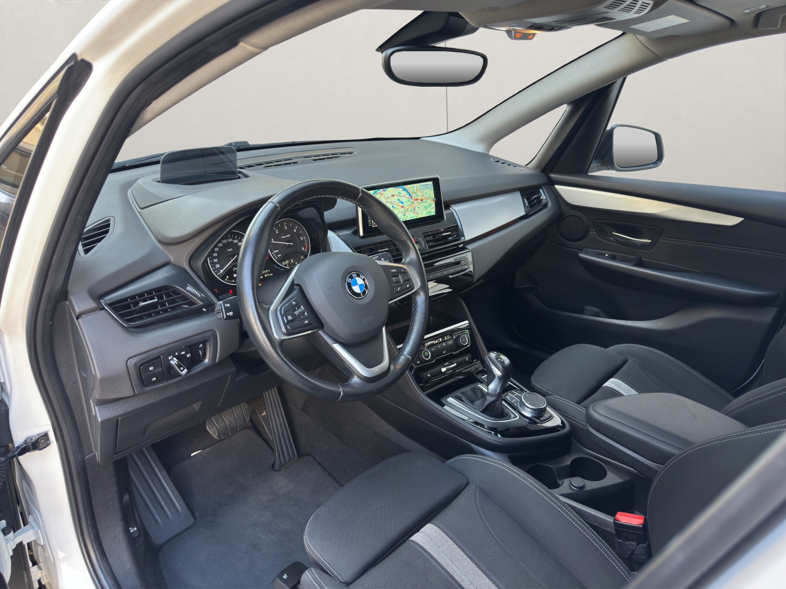 BMW 218d xDrive Active Tourer Steptronic-image-8
