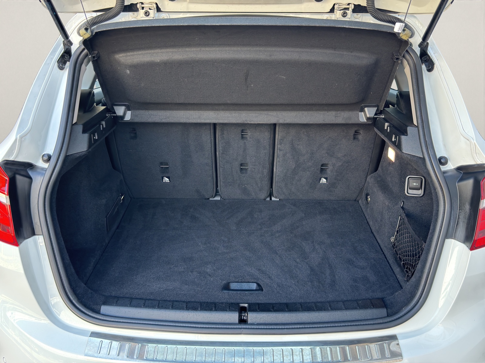 BMW 218d xDrive Active Tourer Steptronic-image-14