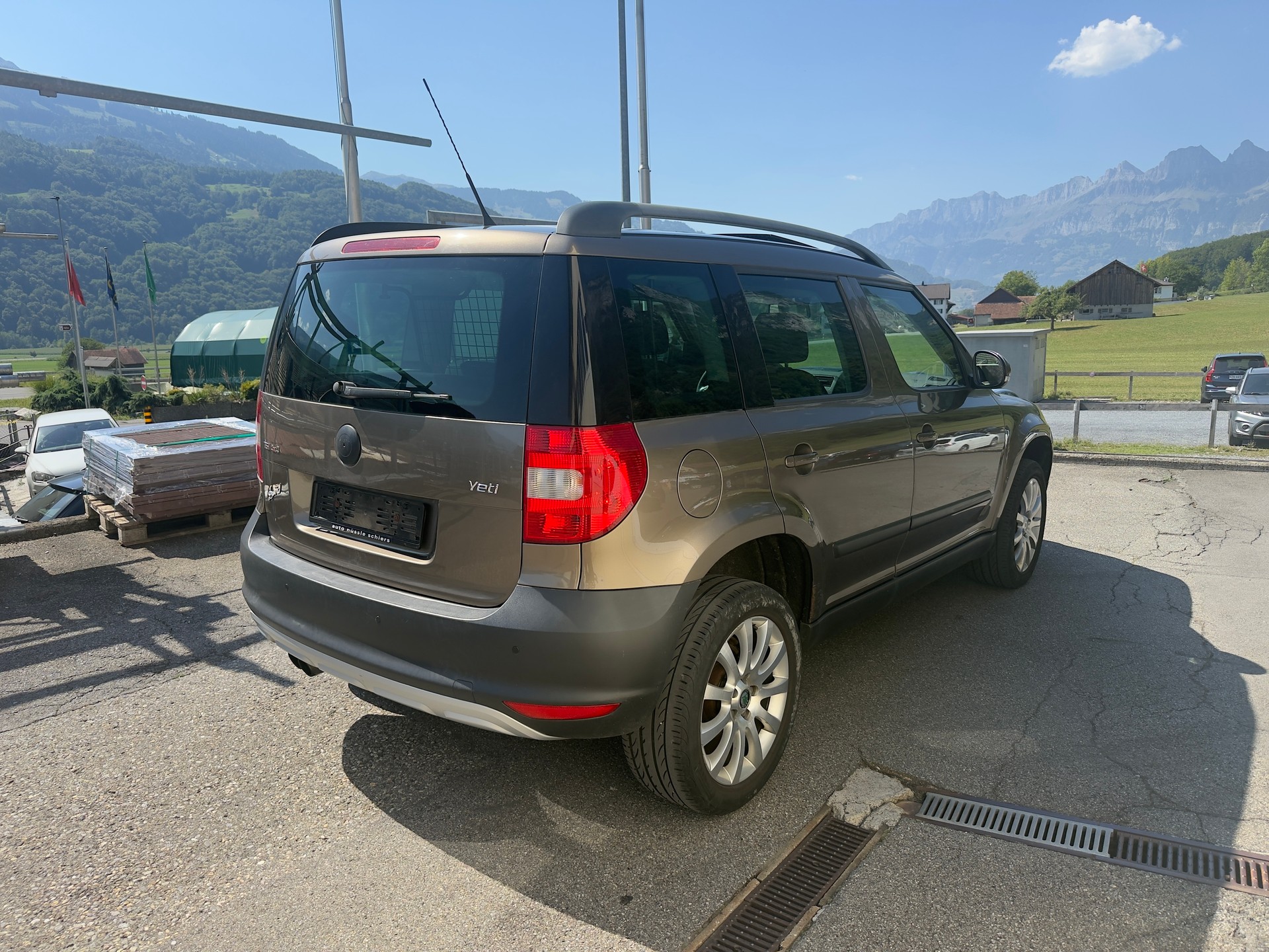 SKODA Yeti 1.8 TSI Entry 4x4-image-4