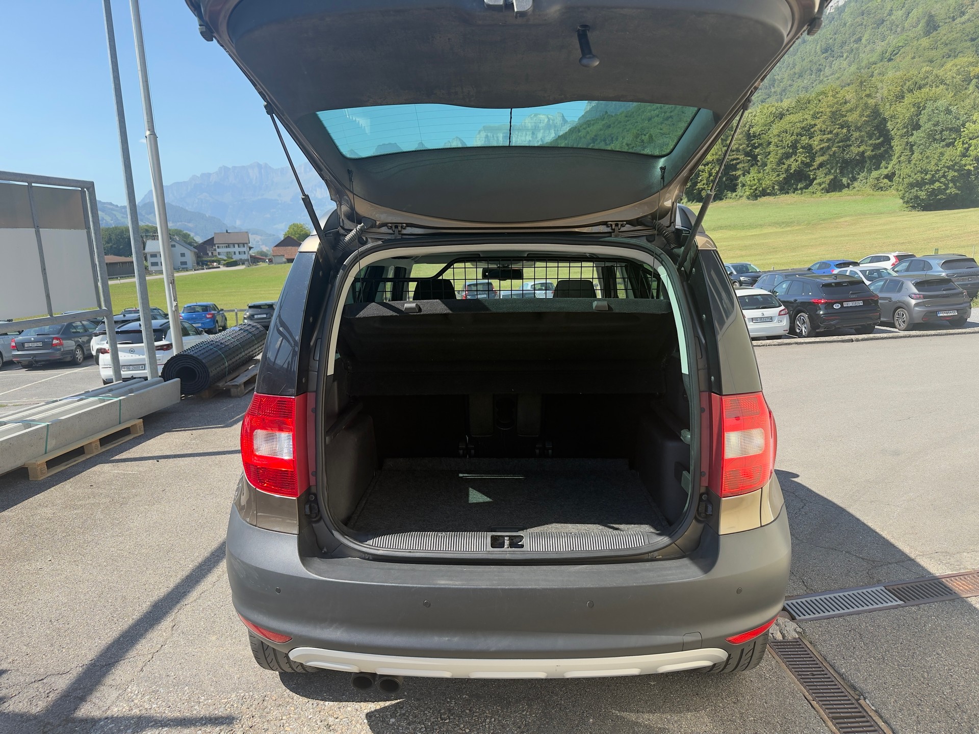SKODA Yeti 1.8 TSI Entry 4x4-image-5