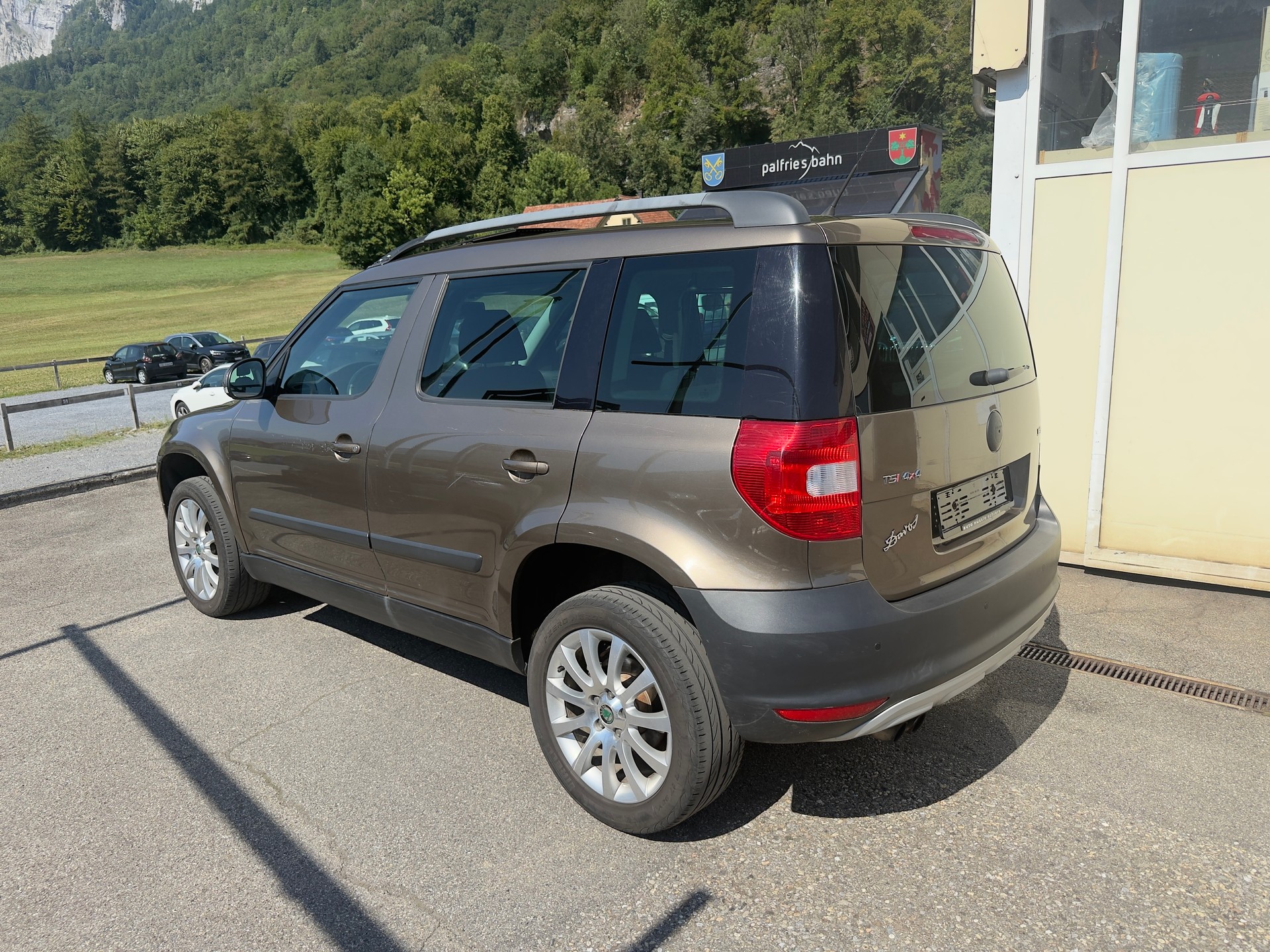 SKODA Yeti 1.8 TSI Entry 4x4-image-3