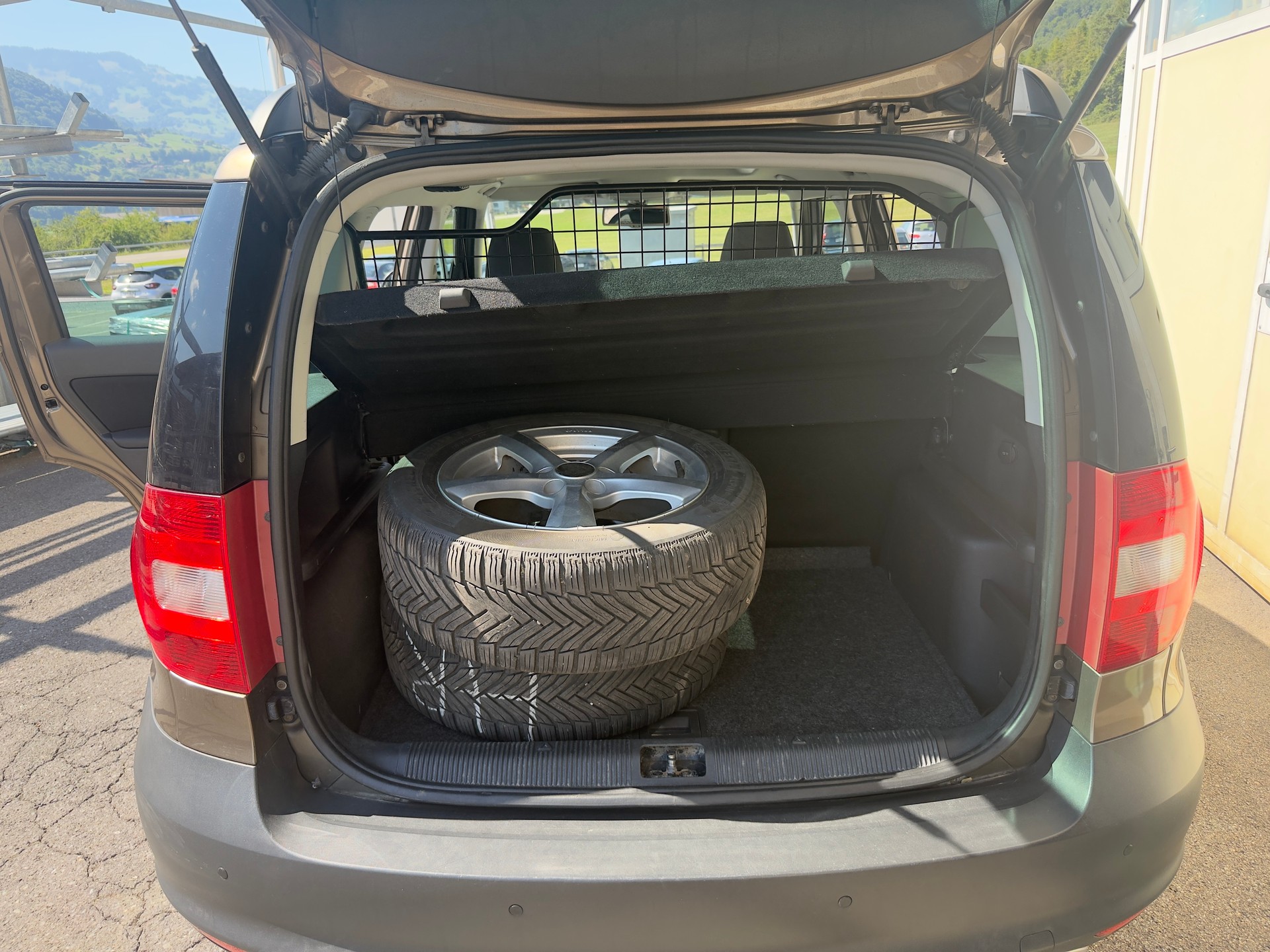 SKODA Yeti 1.8 TSI Entry 4x4-image-7