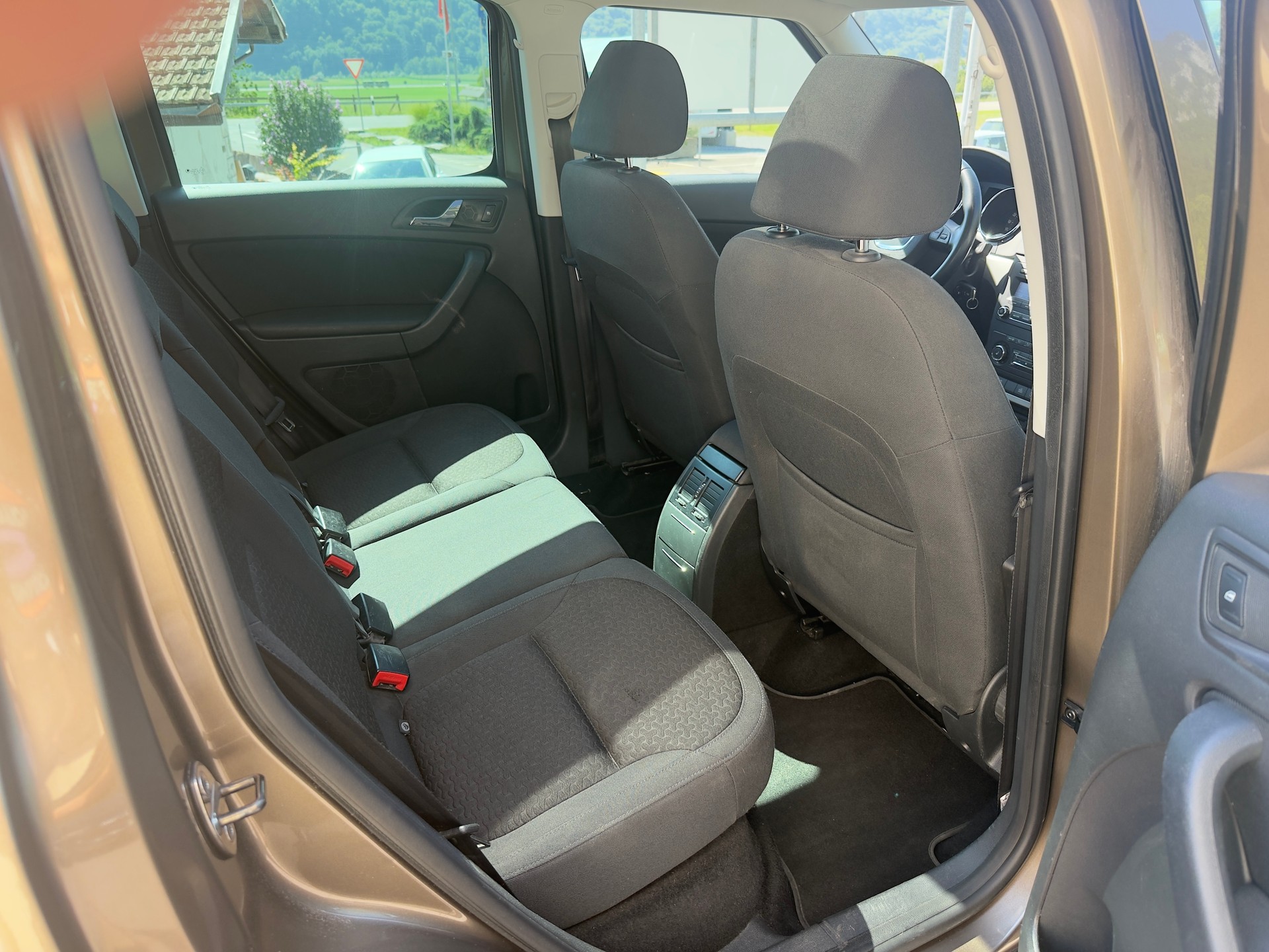 SKODA Yeti 1.8 TSI Entry 4x4-image-11
