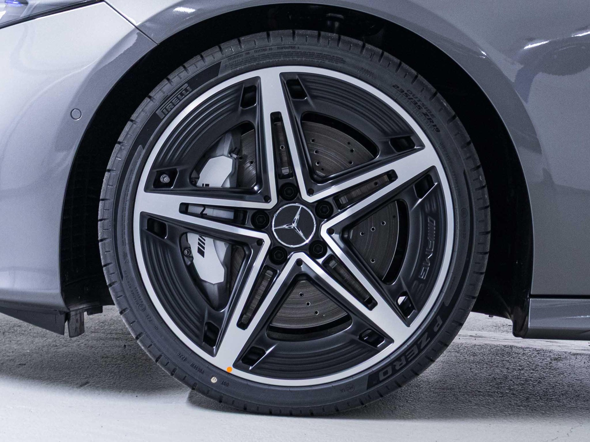 MERCEDES-BENZ A 35 AMG 4MATIC-image-14