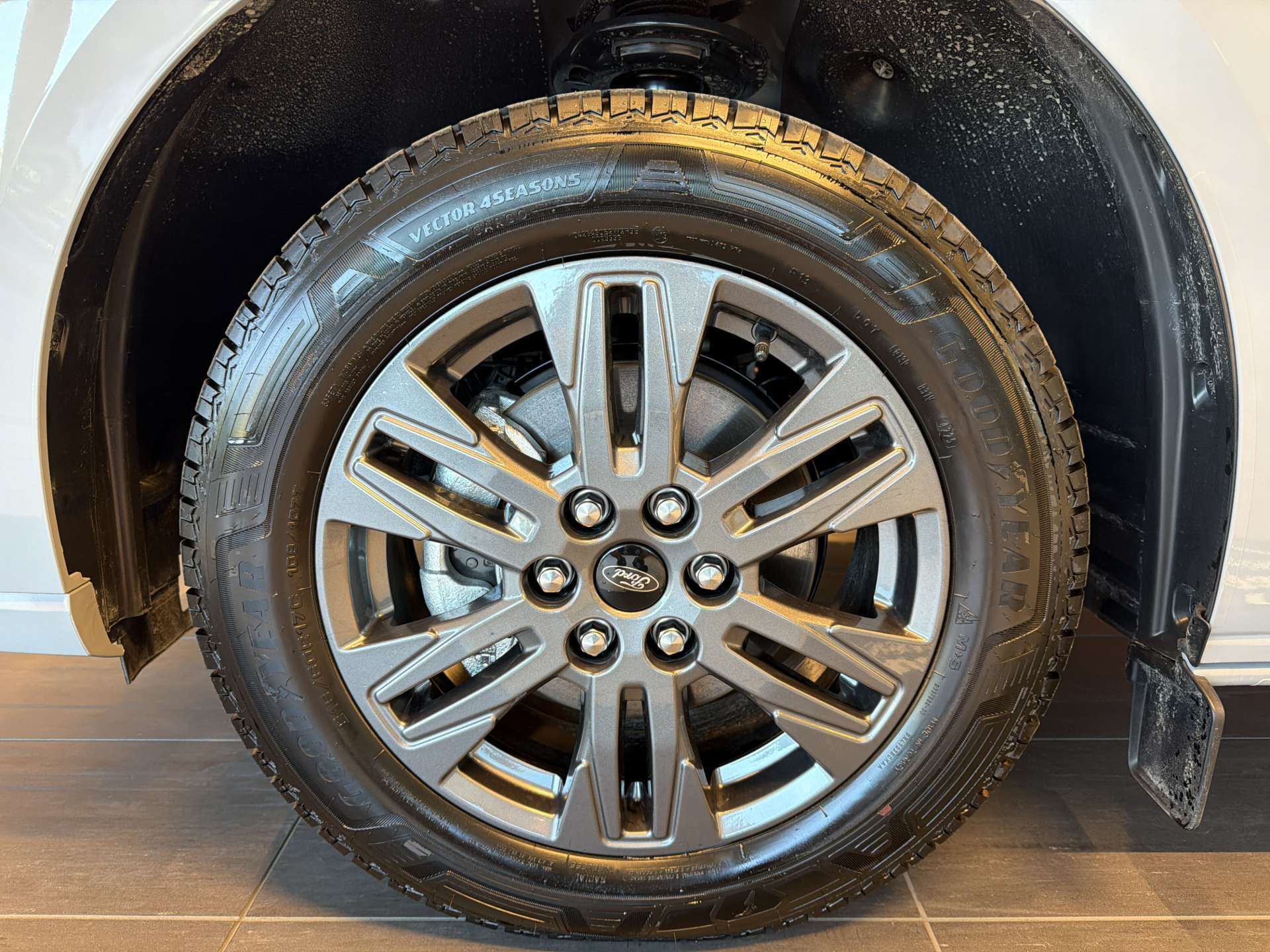 FORD Tourneo Custom 320 L1H1 Titanium 8-Plätzer Automat-image-8
