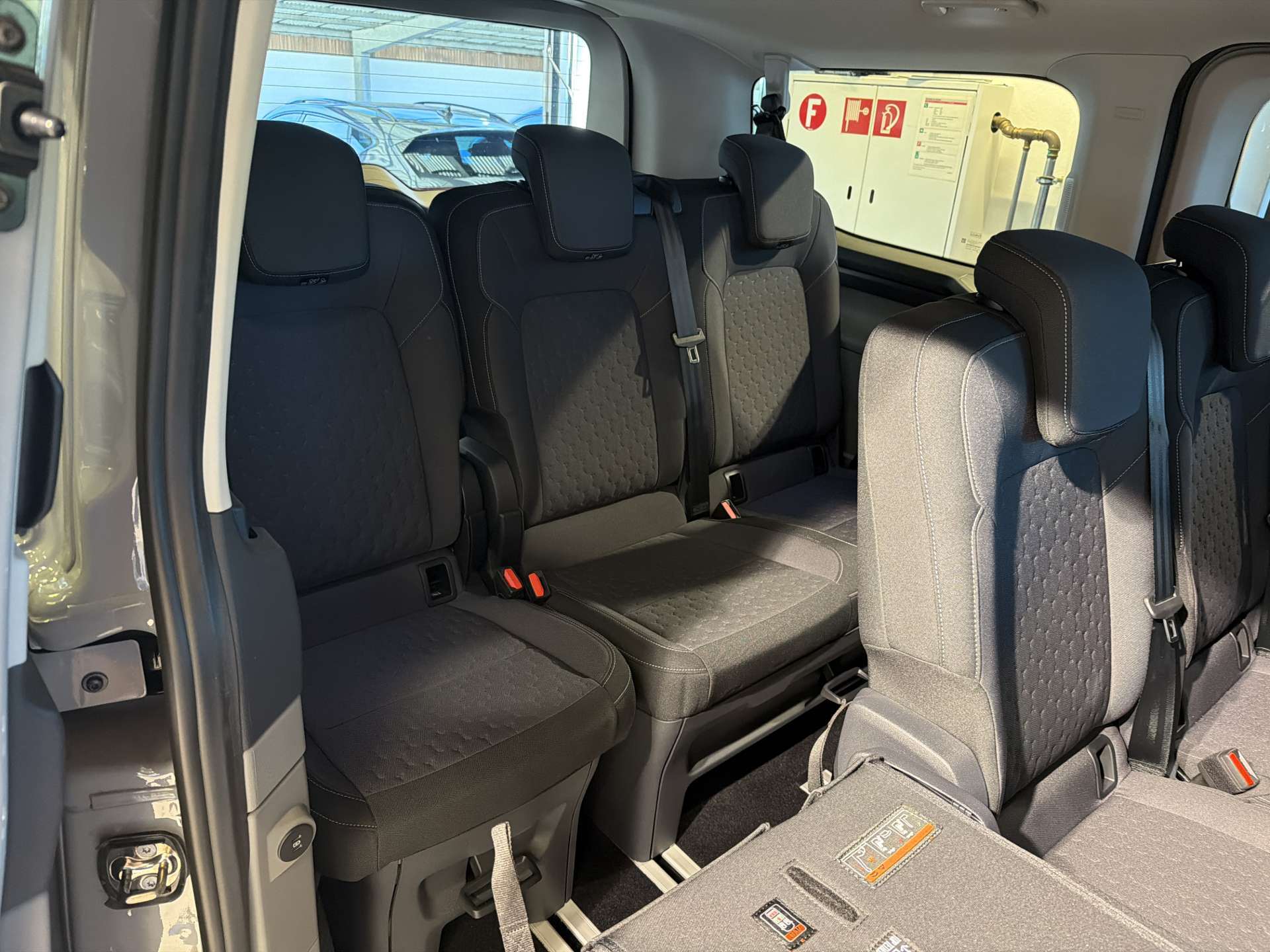 FORD Tourneo Custom 320 L1H1 Titanium 8-Plätzer Automat-image-14