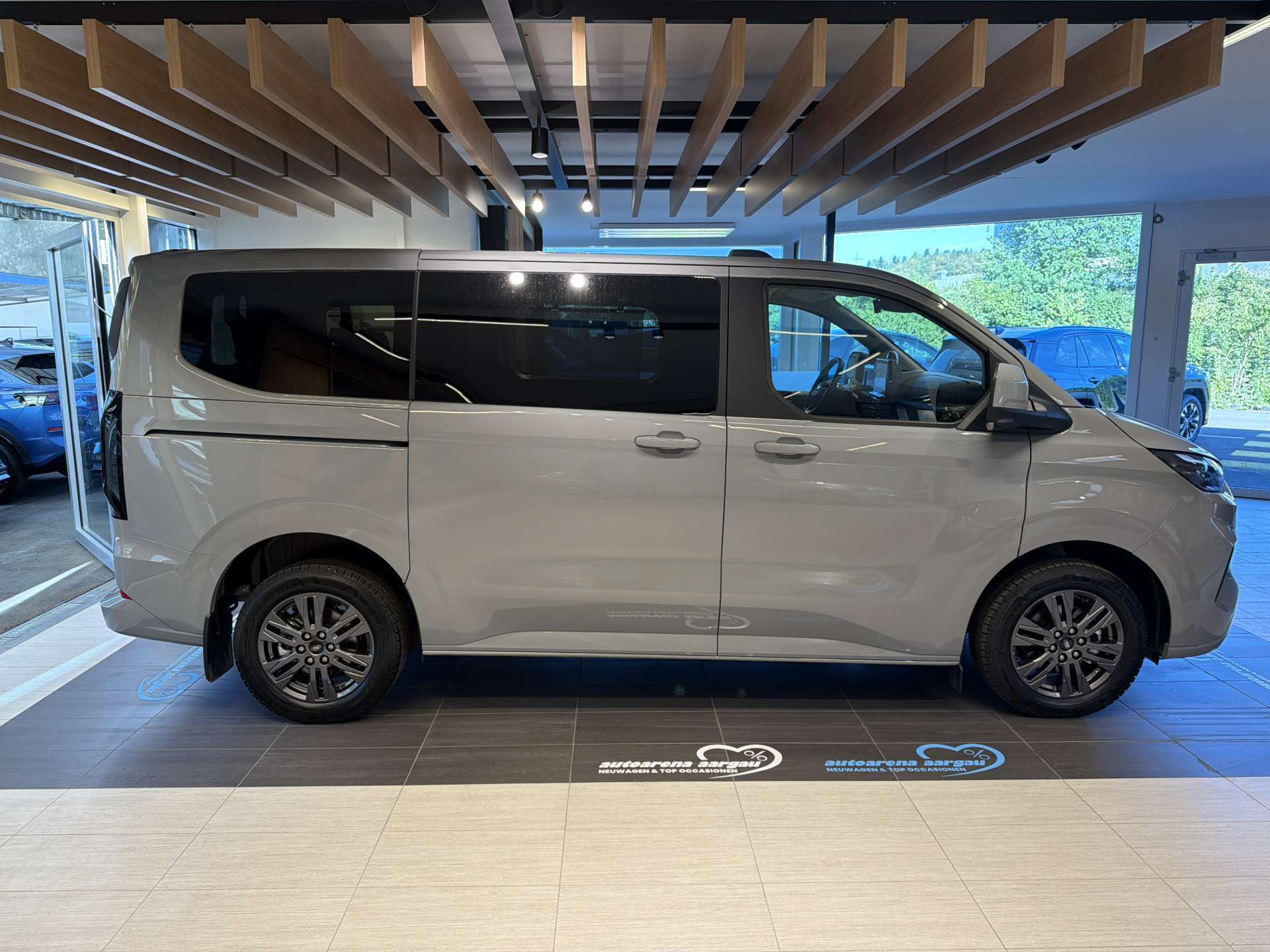 FORD Tourneo Custom 320 L1H1 Titanium 8-Plätzer Automat-image-13