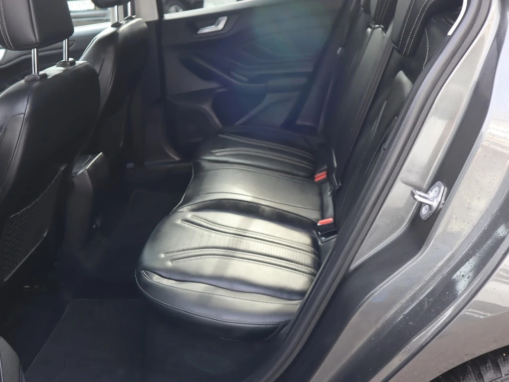 FORD Focus 1.0 SCTi Vignale Automatic ** Neues Modell **Voll-Leder Ausstattung ** Cockpit ** Gr-Navi mit RF-Kamera **-image-12