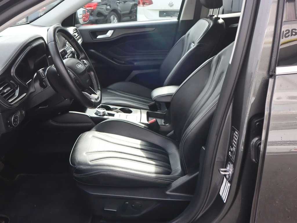 FORD Focus 1.0 SCTi Vignale Automatic ** Neues Modell **Voll-Leder Ausstattung ** Cockpit ** Gr-Navi mit RF-Kamera **-image-11
