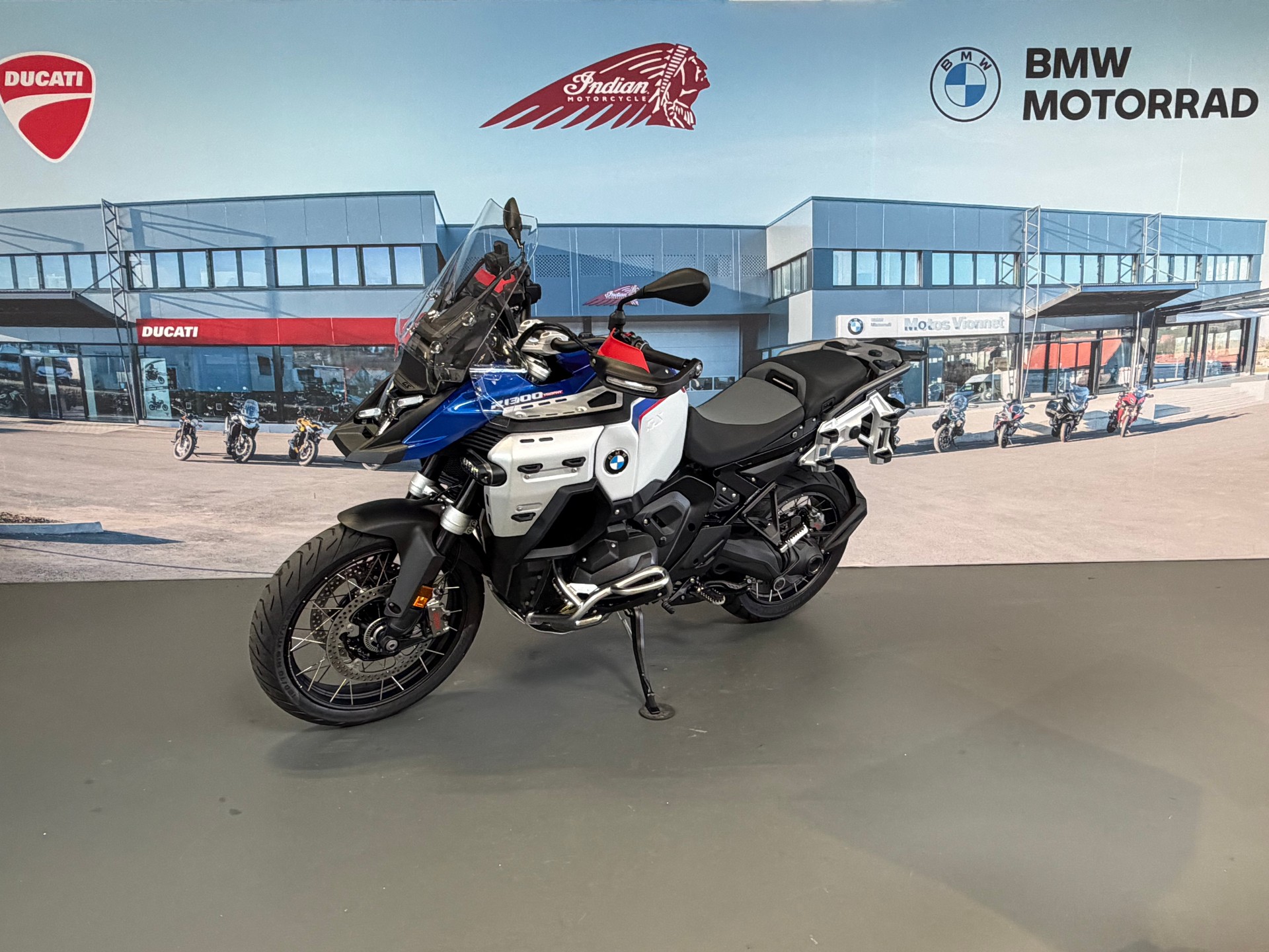 BMW R 1300 GS Adventure-showroom-element-2