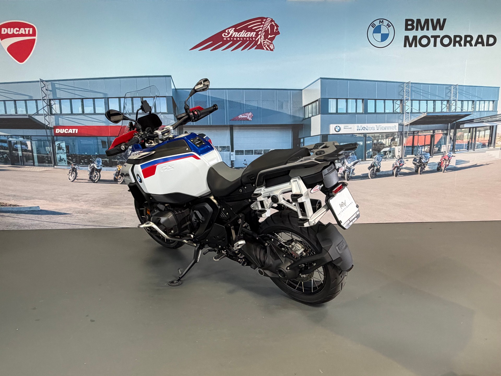 BMW R 1300 GS Adventure-image-4