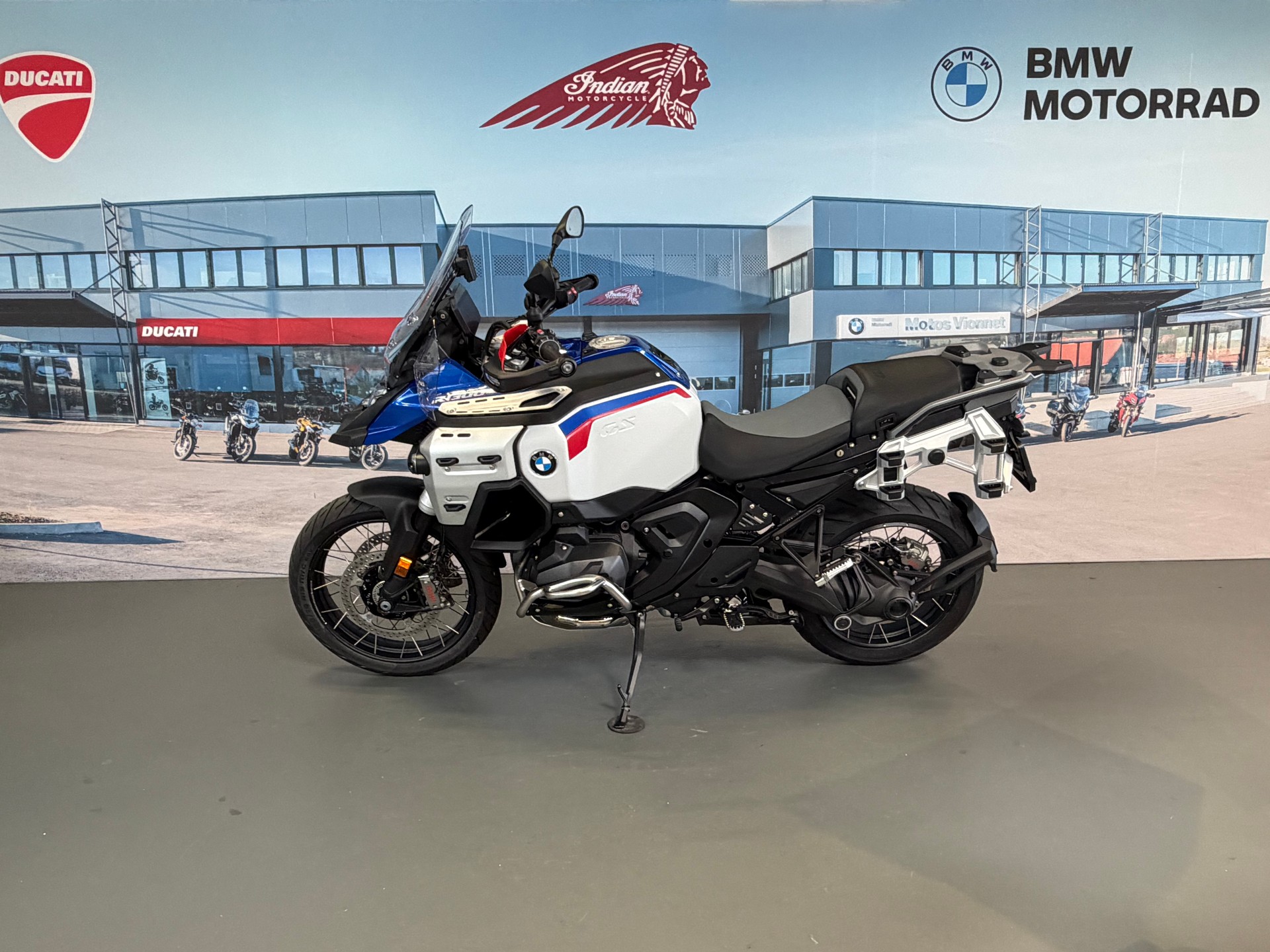 BMW R 1300 GS Adventure-showroom-element-3
