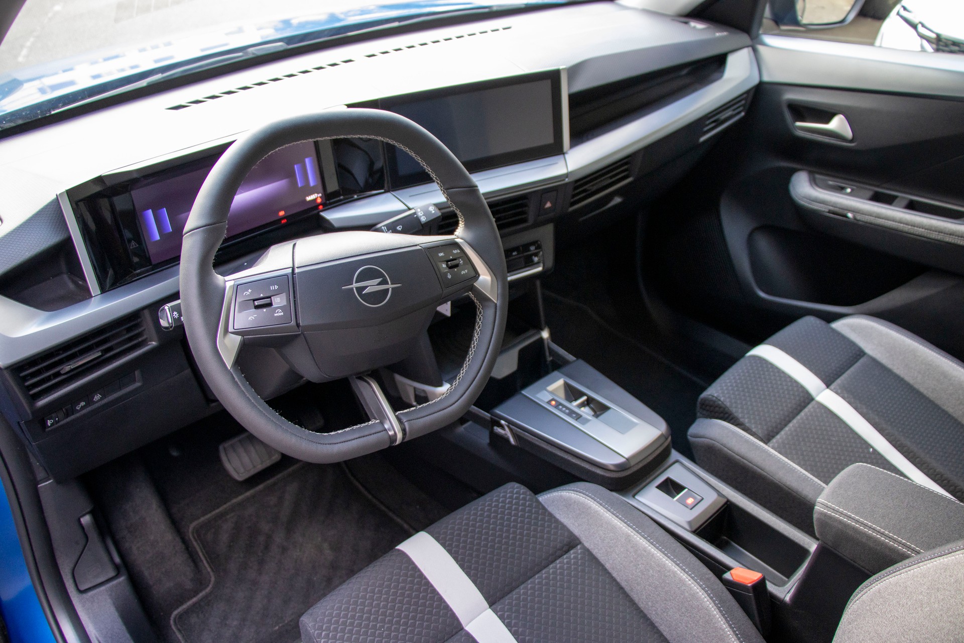 OPEL Frontera 1.2i MHEV Edition-image-4