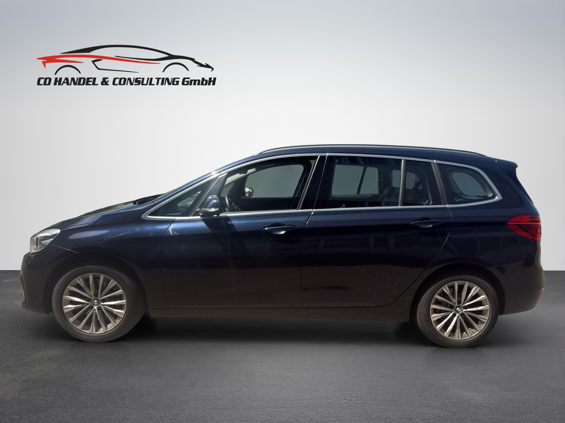 BMW 220d xDrive Gran Tourer Steptronic-image-4