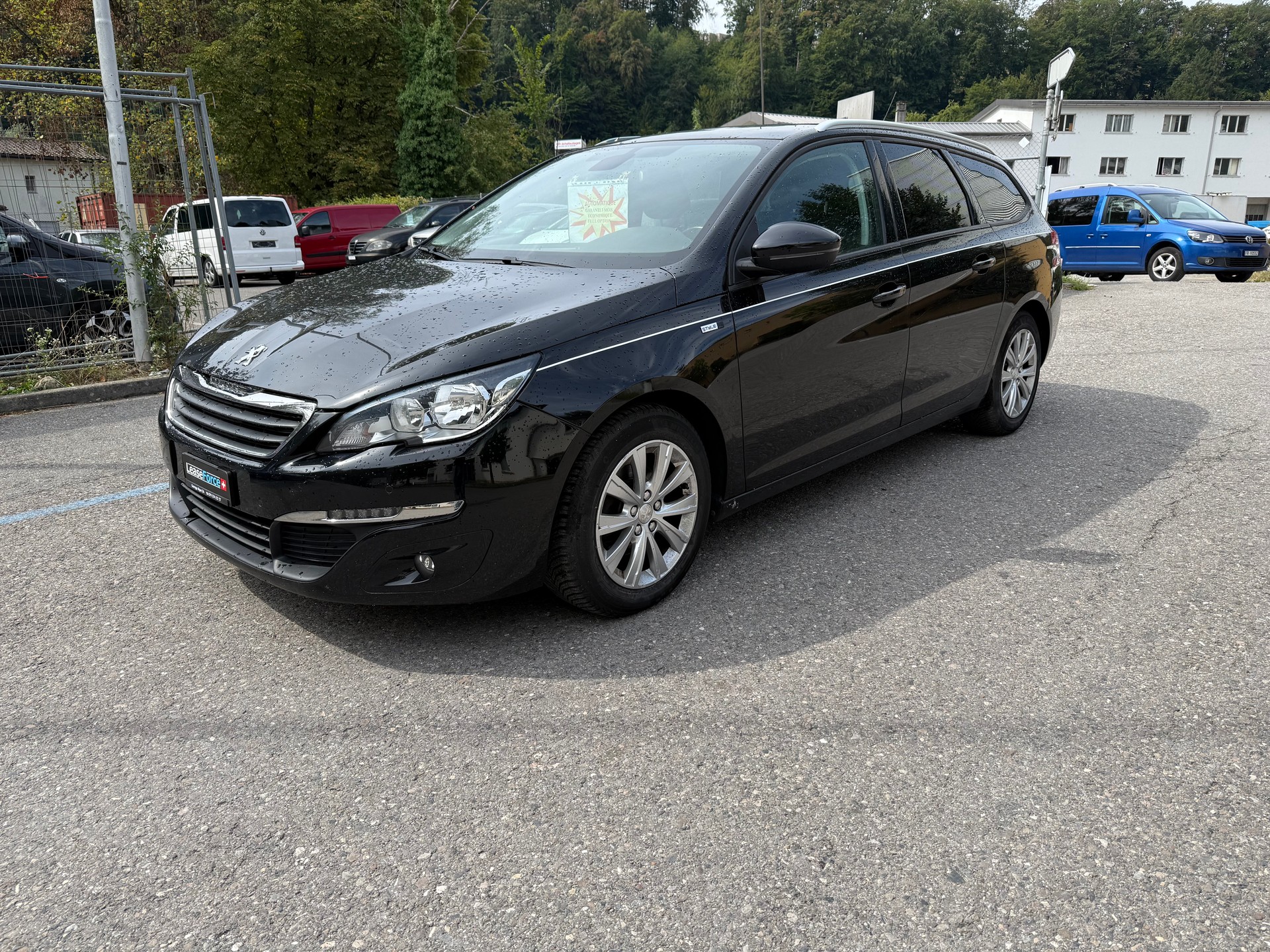 PEUGEOT 308 SW 1.2 THP Active Automatic-image-0