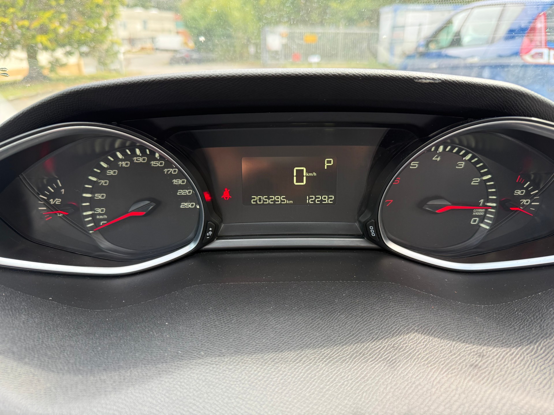 PEUGEOT 308 SW 1.2 THP Active Automatic-image-28