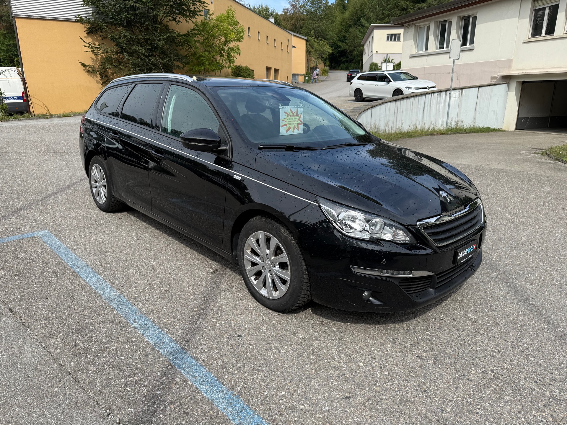 PEUGEOT 308 SW 1.2 THP Active Automatic-image-5