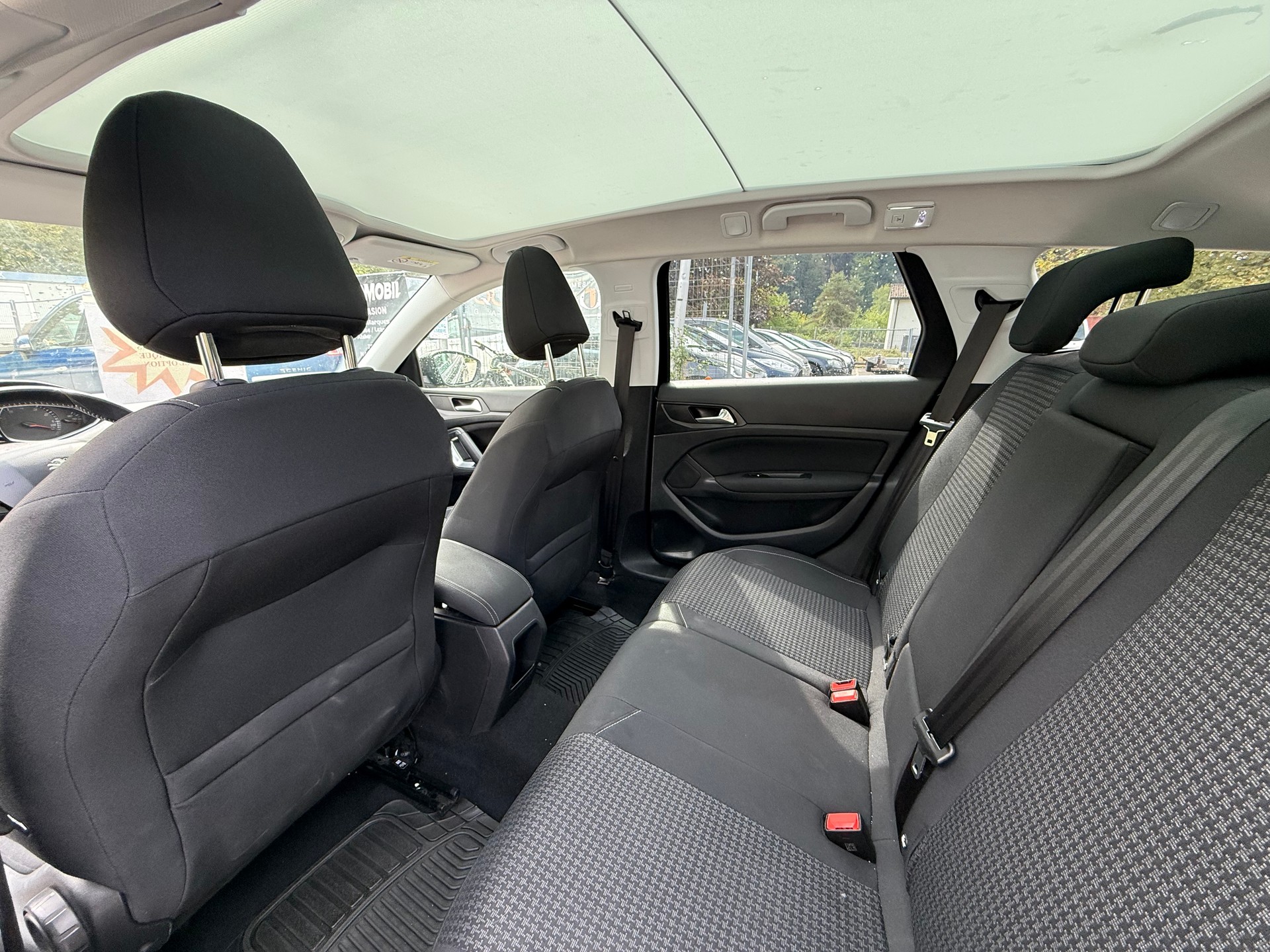 PEUGEOT 308 SW 1.2 THP Active Automatic-image-8