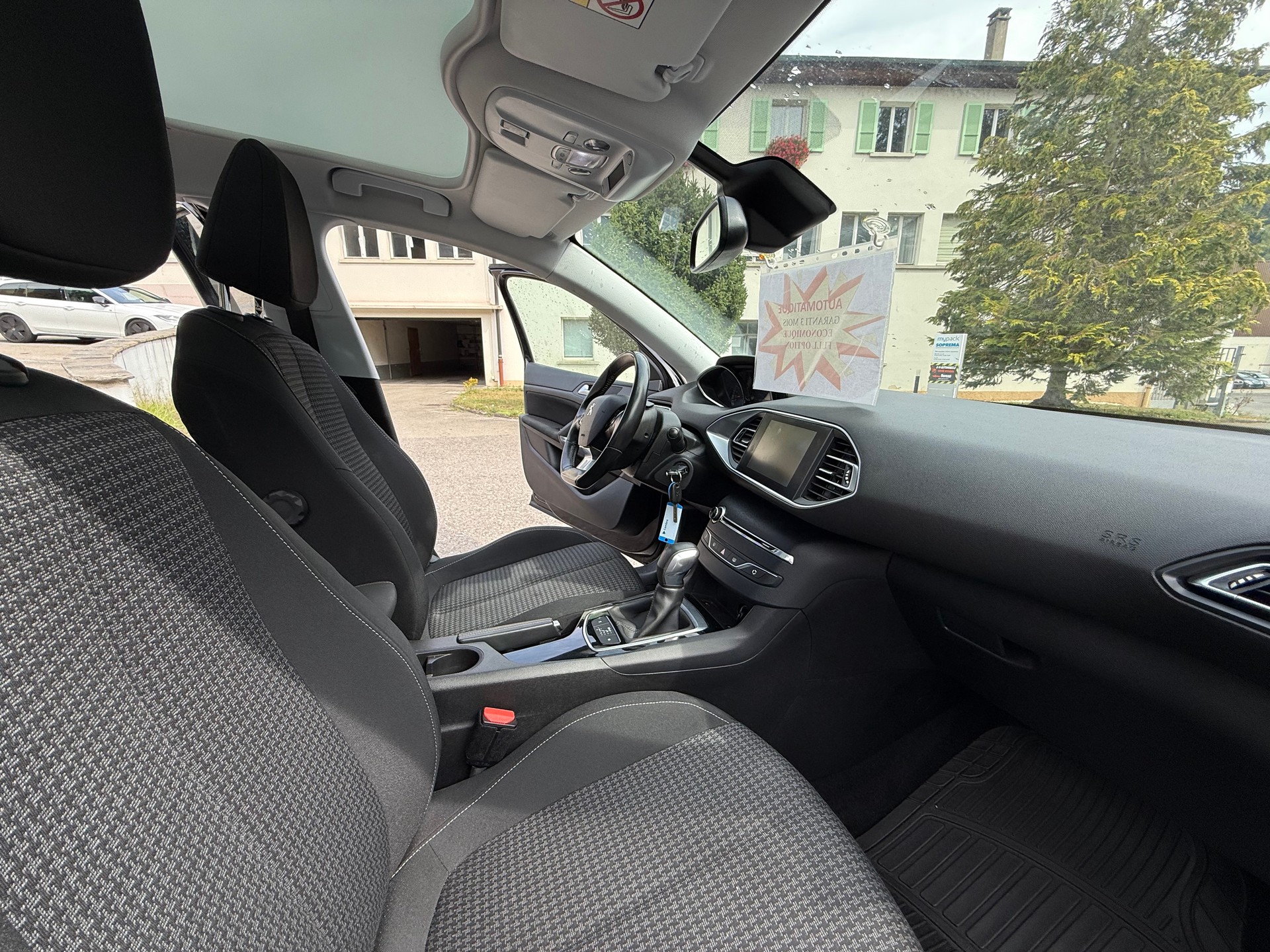 PEUGEOT 308 SW 1.2 THP Active Automatic-image-12