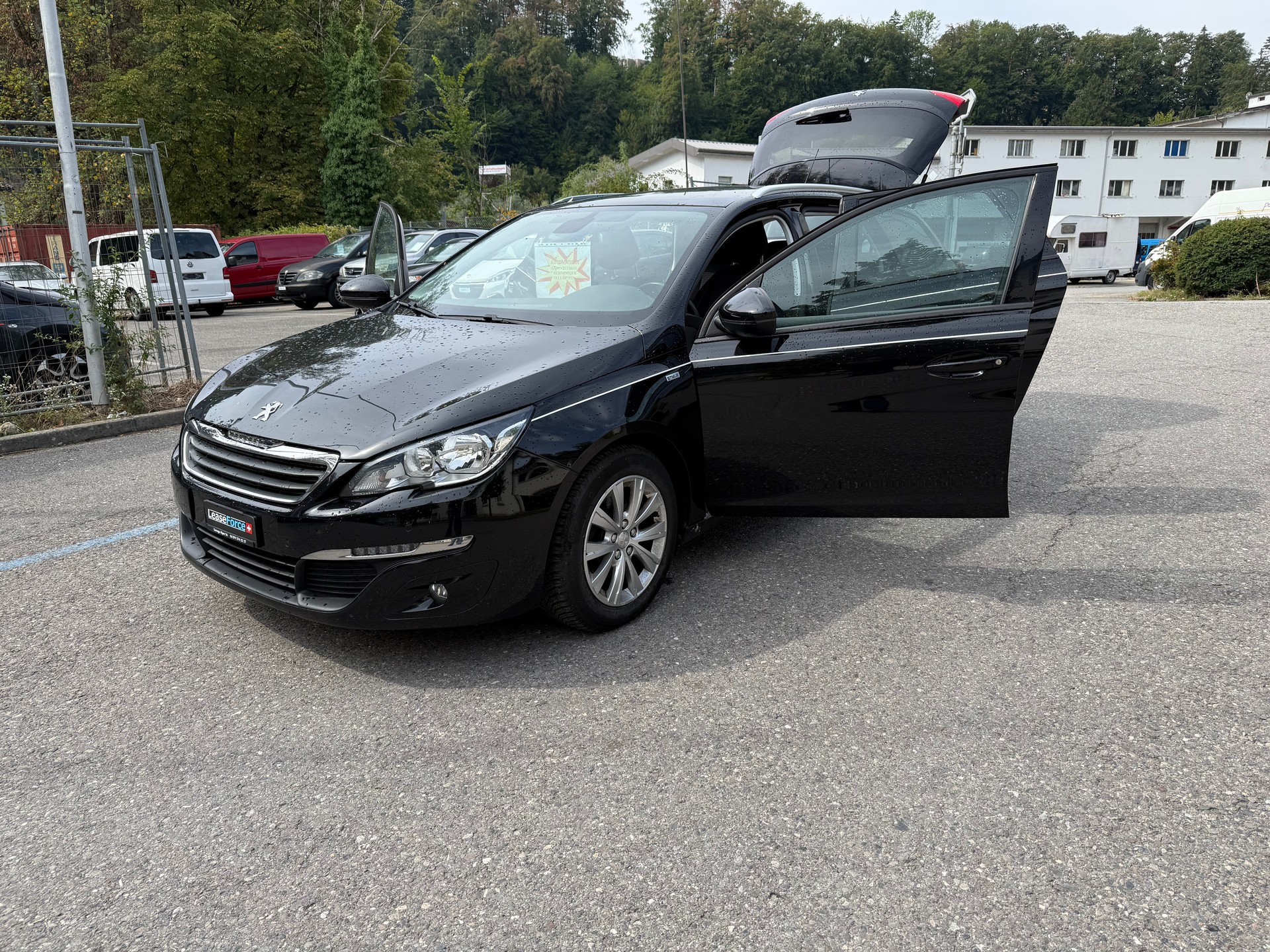 PEUGEOT 308 SW 1.2 THP Active Automatic-image-14