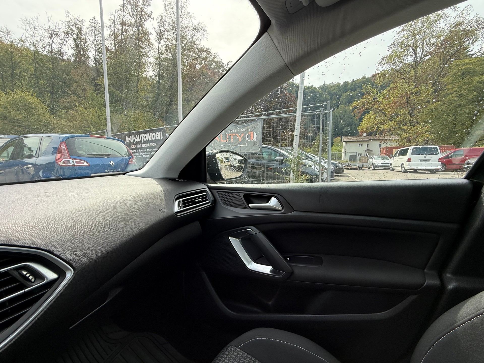 PEUGEOT 308 SW 1.2 THP Active Automatic-image-23