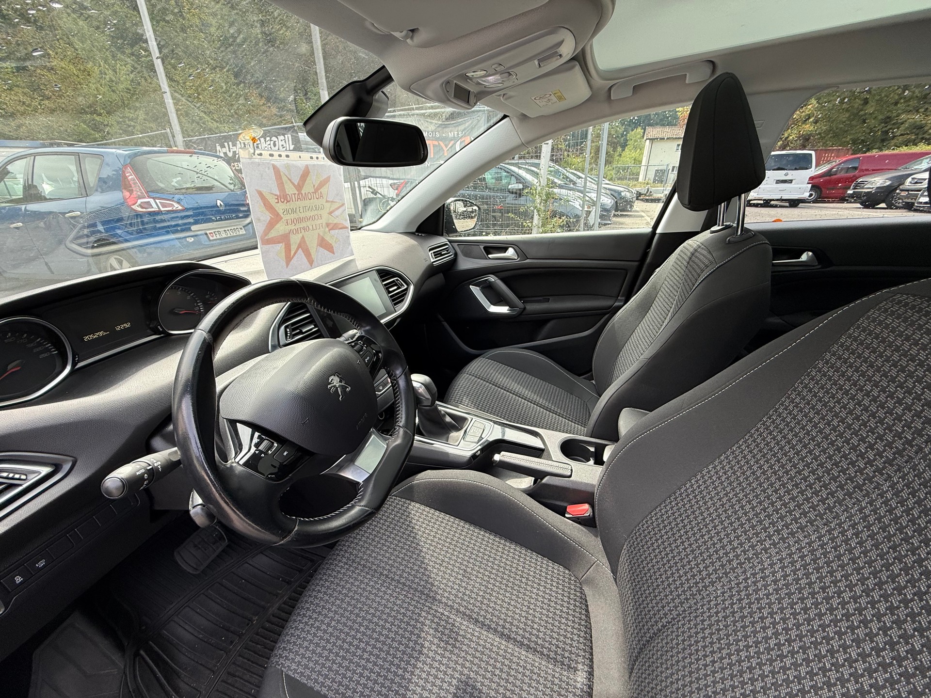 PEUGEOT 308 SW 1.2 THP Active Automatic-image-7