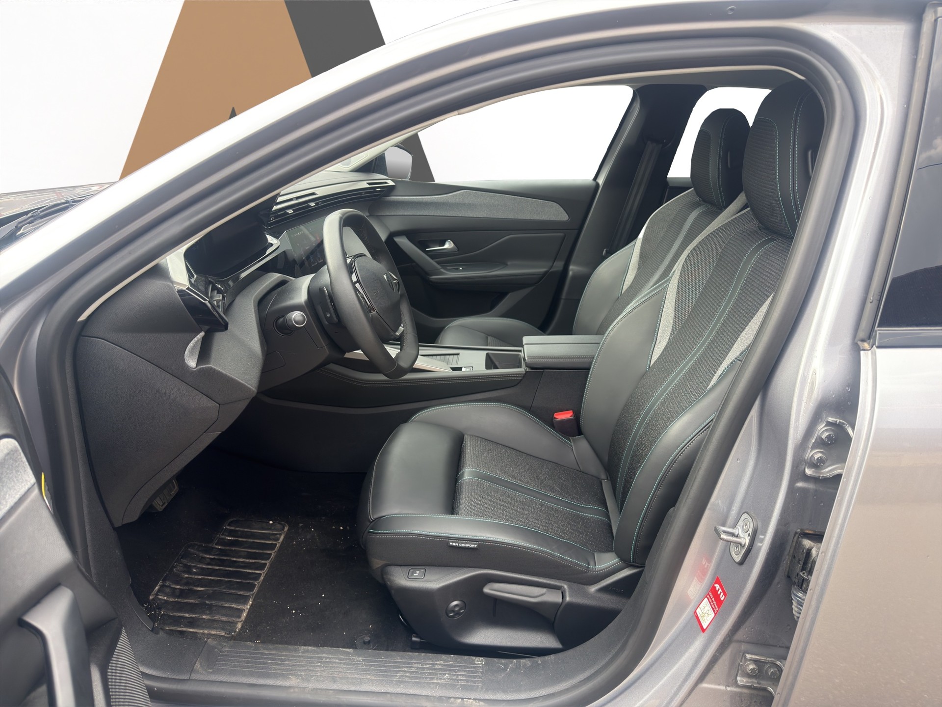 PEUGEOT 308 SW 1.2 PureTech Allure-image-8