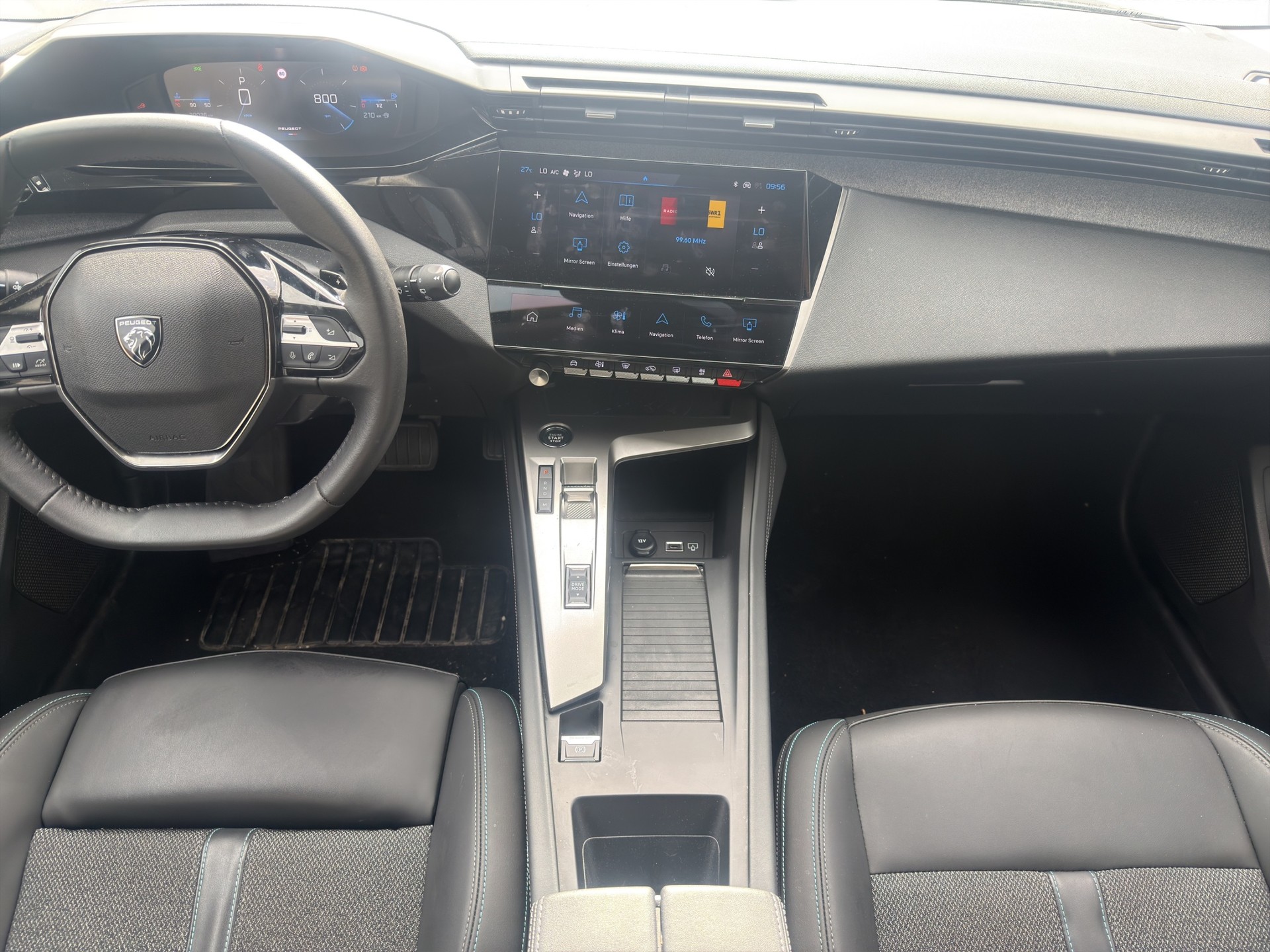 PEUGEOT 308 SW 1.2 PureTech Allure-image-19