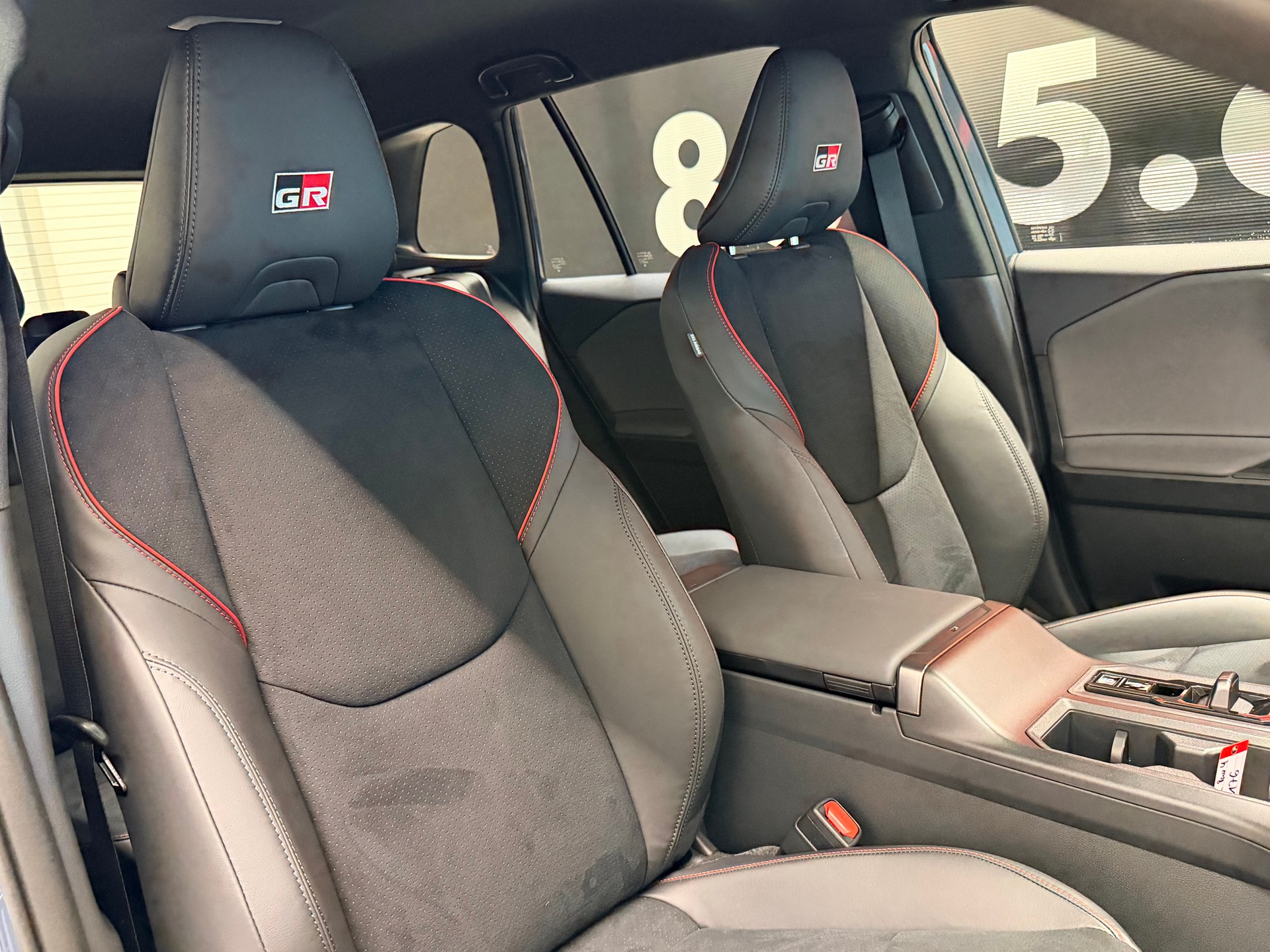 TOYOTA RAV-4 2.5 HSD GR Sport e-CVT 4WD-image-24