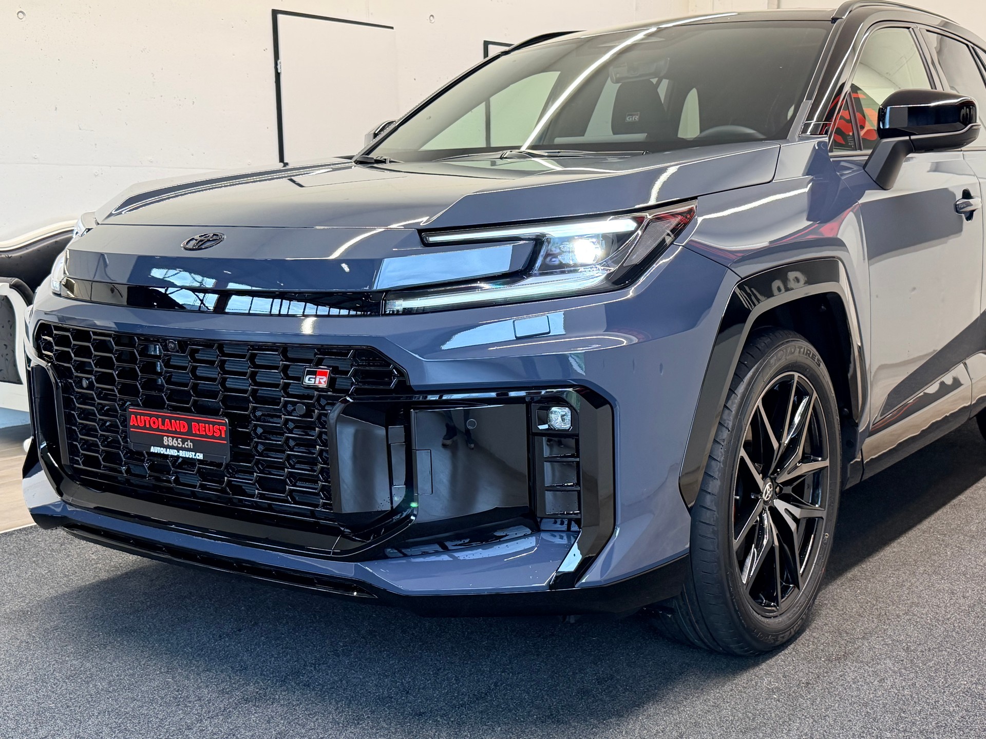 TOYOTA RAV-4 2.5 HSD GR Sport e-CVT 4WD-image-4