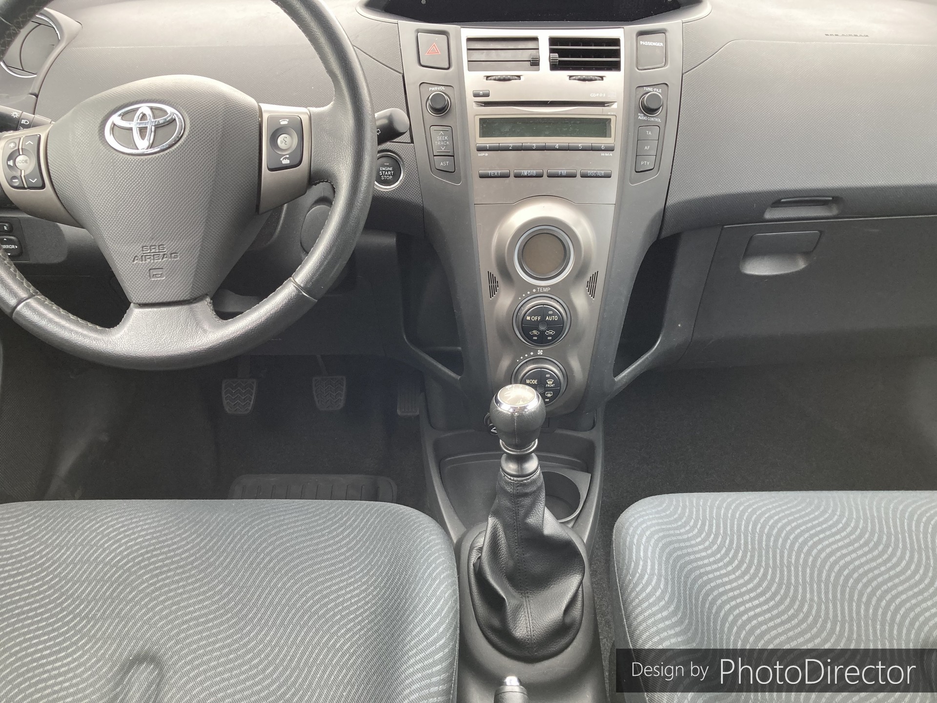 TOYOTA Yaris 1.33 Linea Sol-image-4