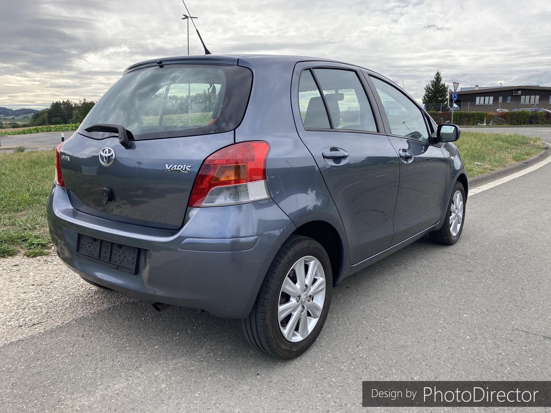 TOYOTA Yaris 1.33 Linea Sol-image-1