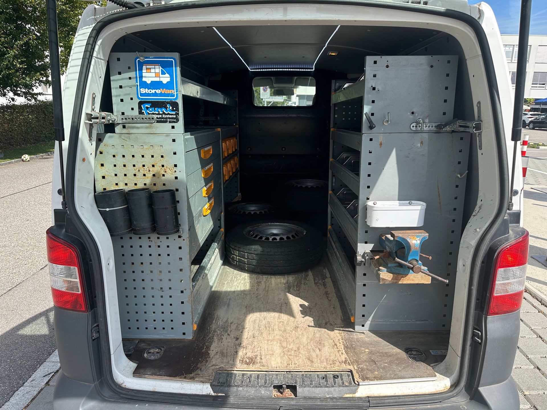 VW T5 2.0 TDI-image-7