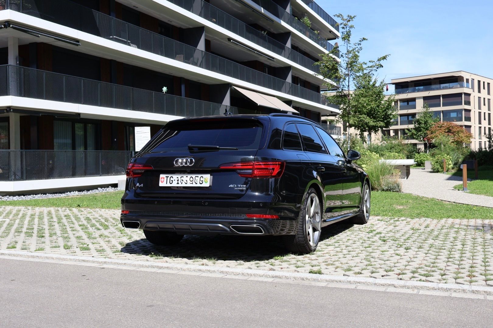 AUDI A4 Avant 40 TDI Sport quattro S-tronic-image-3