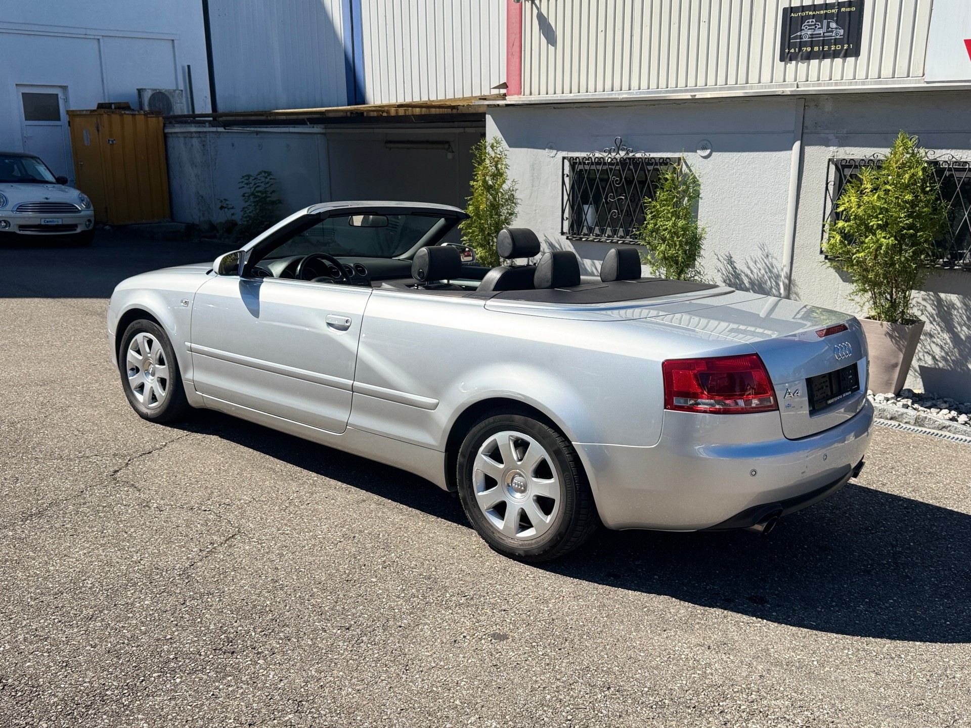 AUDI A4 Cabriolet 2.0T FSI multitronic-image-3