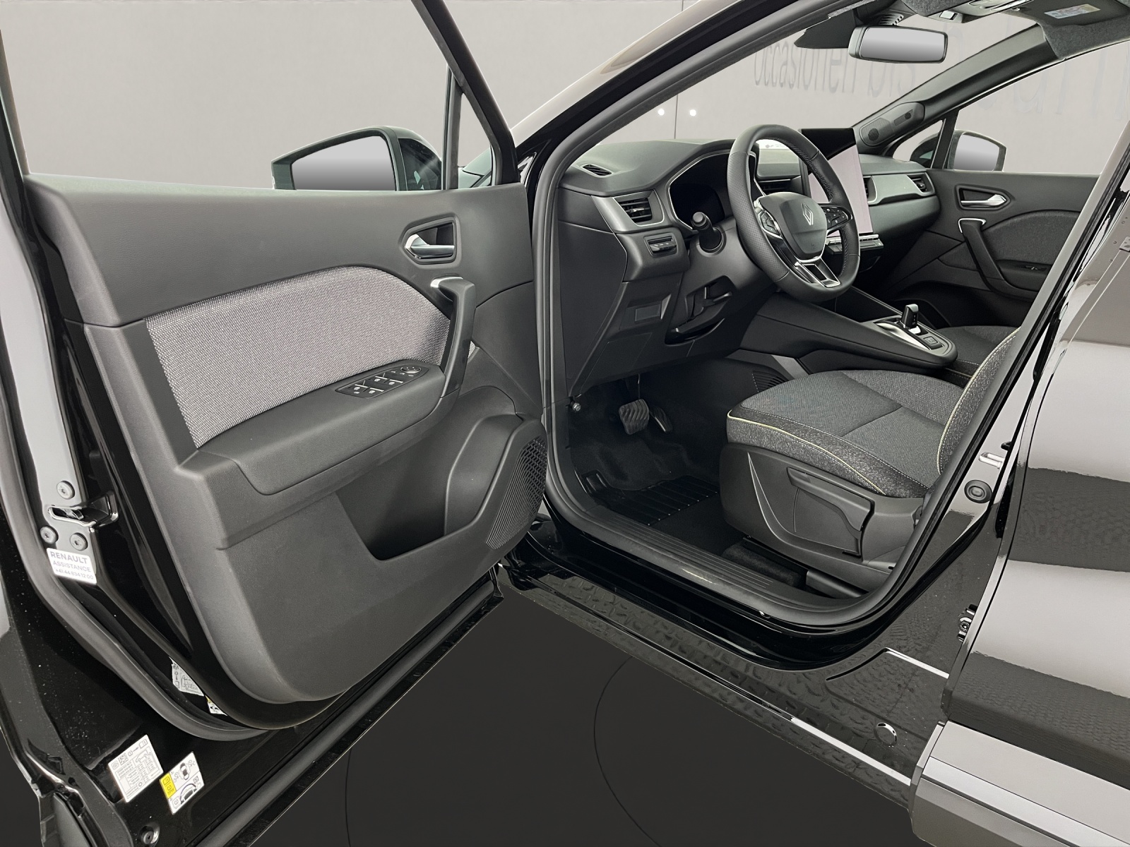 RENAULT Captur 1.8 E-Tech techno-image-6