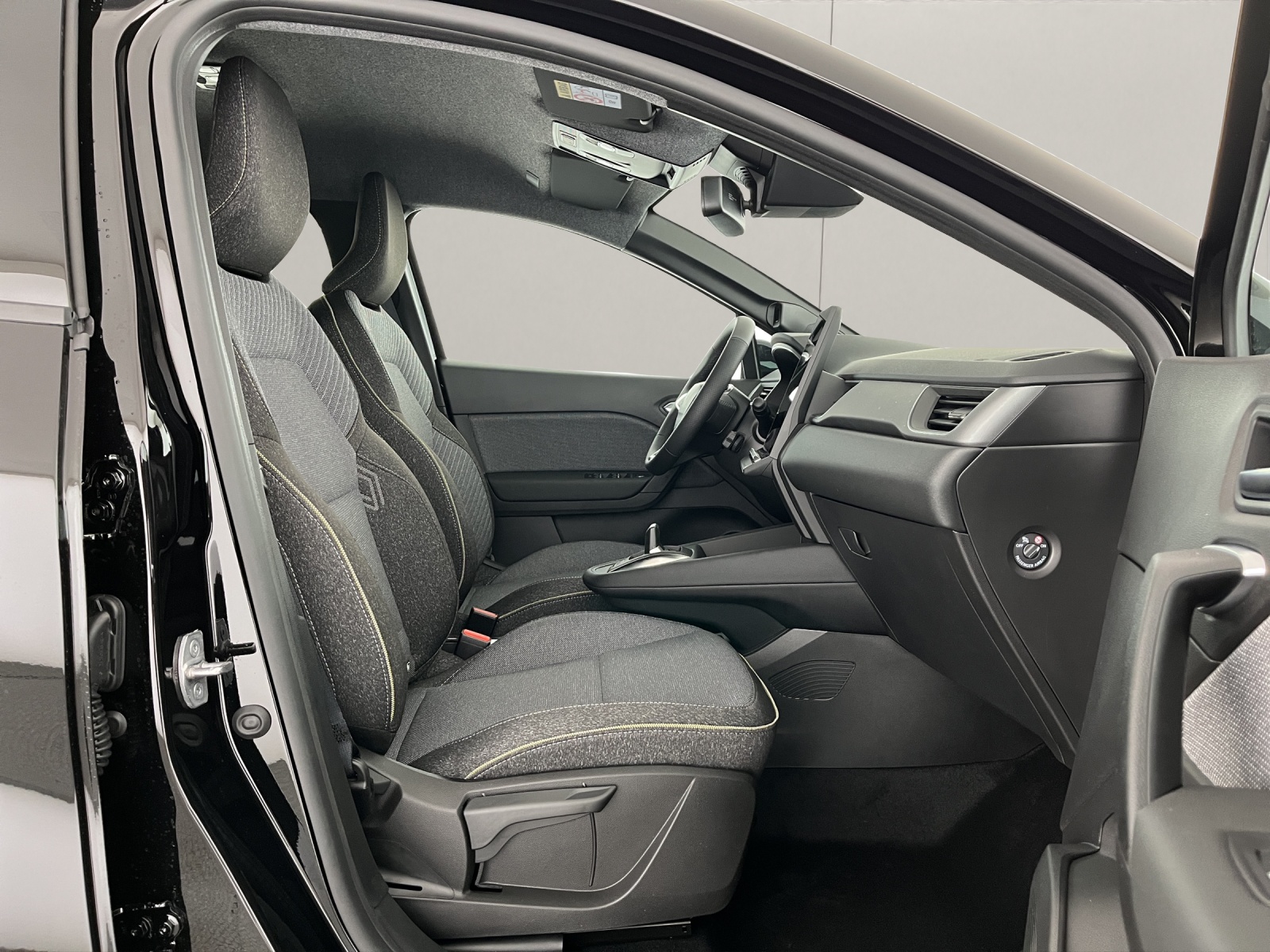 RENAULT Captur 1.8 E-Tech techno-image-15