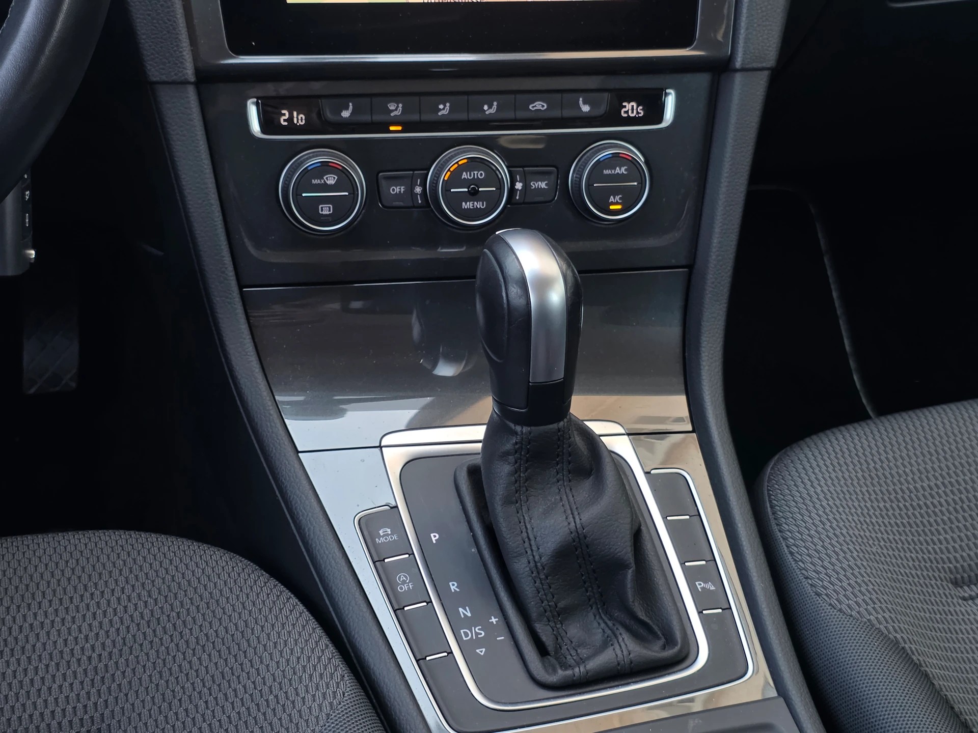 VW Golf Variant 2.0 TDI Comfortline DSG * CH-Fahrzeug * Frisch ab MFK *-image-12