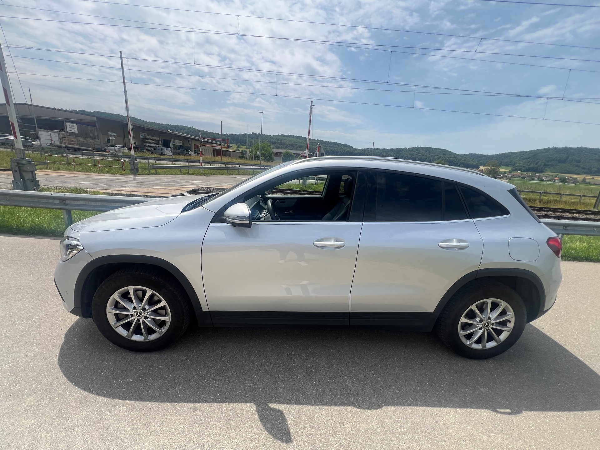 MERCEDES-BENZ GLA 200d 8G-DCT-image-7