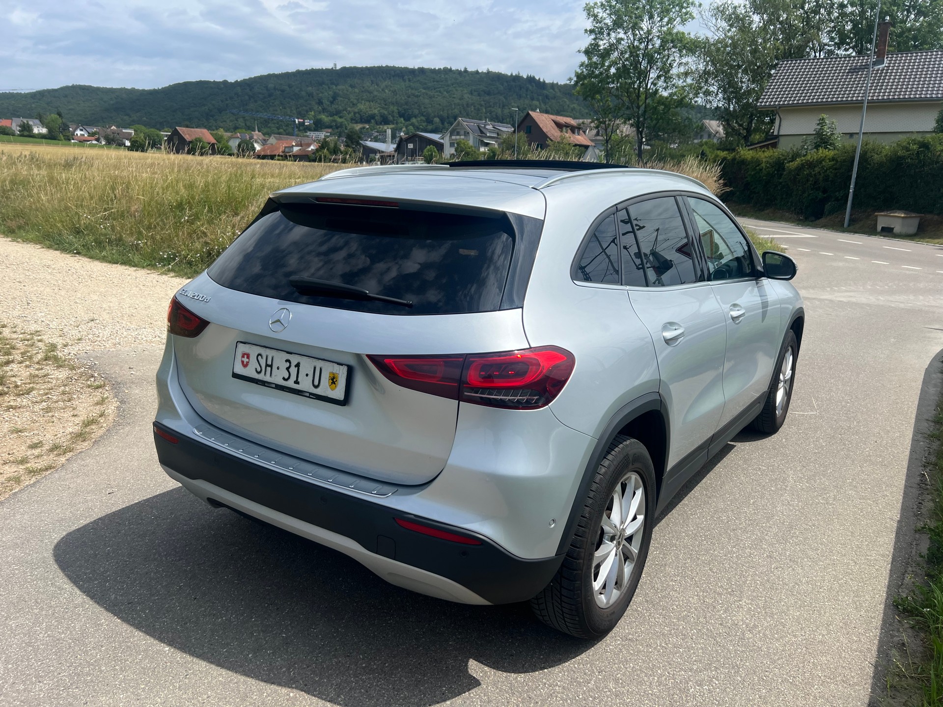 MERCEDES-BENZ GLA 200d 8G-DCT-image-4