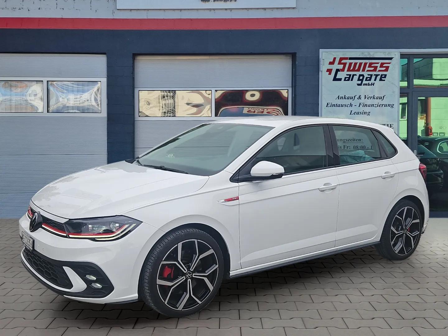 VW Polo 2.0 TSI GTI DSG mit Leder/Alcantara & Rückfahrkamera + 18" Alufelgen-showroom-element-3