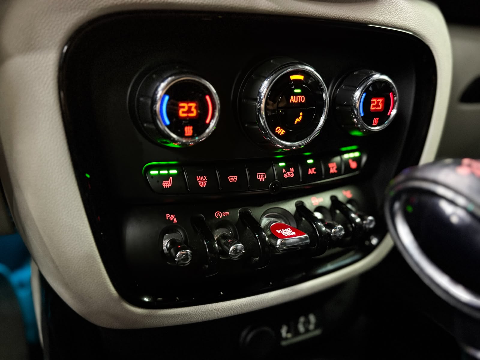 MINI Clubman Cooper D Steptronic-image-22