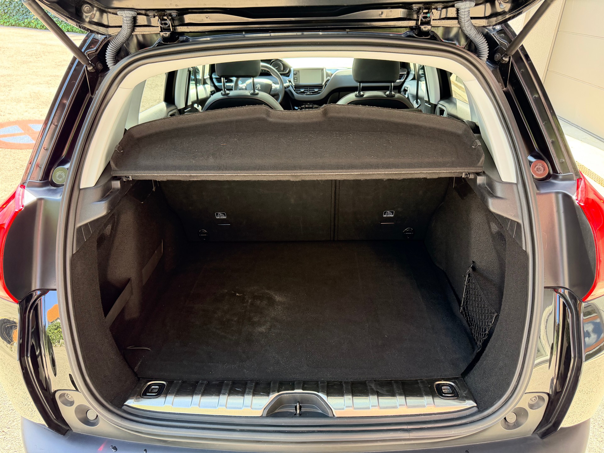 PEUGEOT 2008 1.2 PureTech GT Line EAT6-image-3