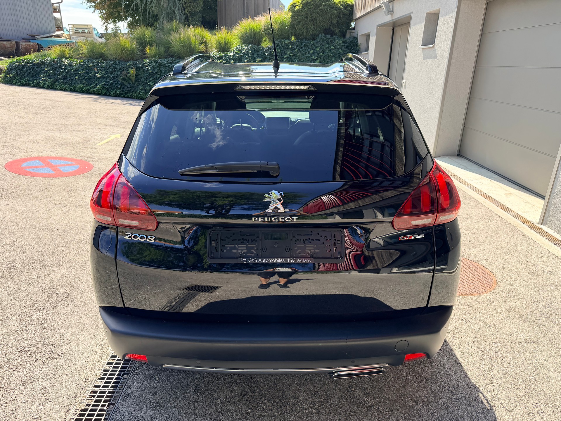 PEUGEOT 2008 1.2 PureTech GT Line EAT6-image-1