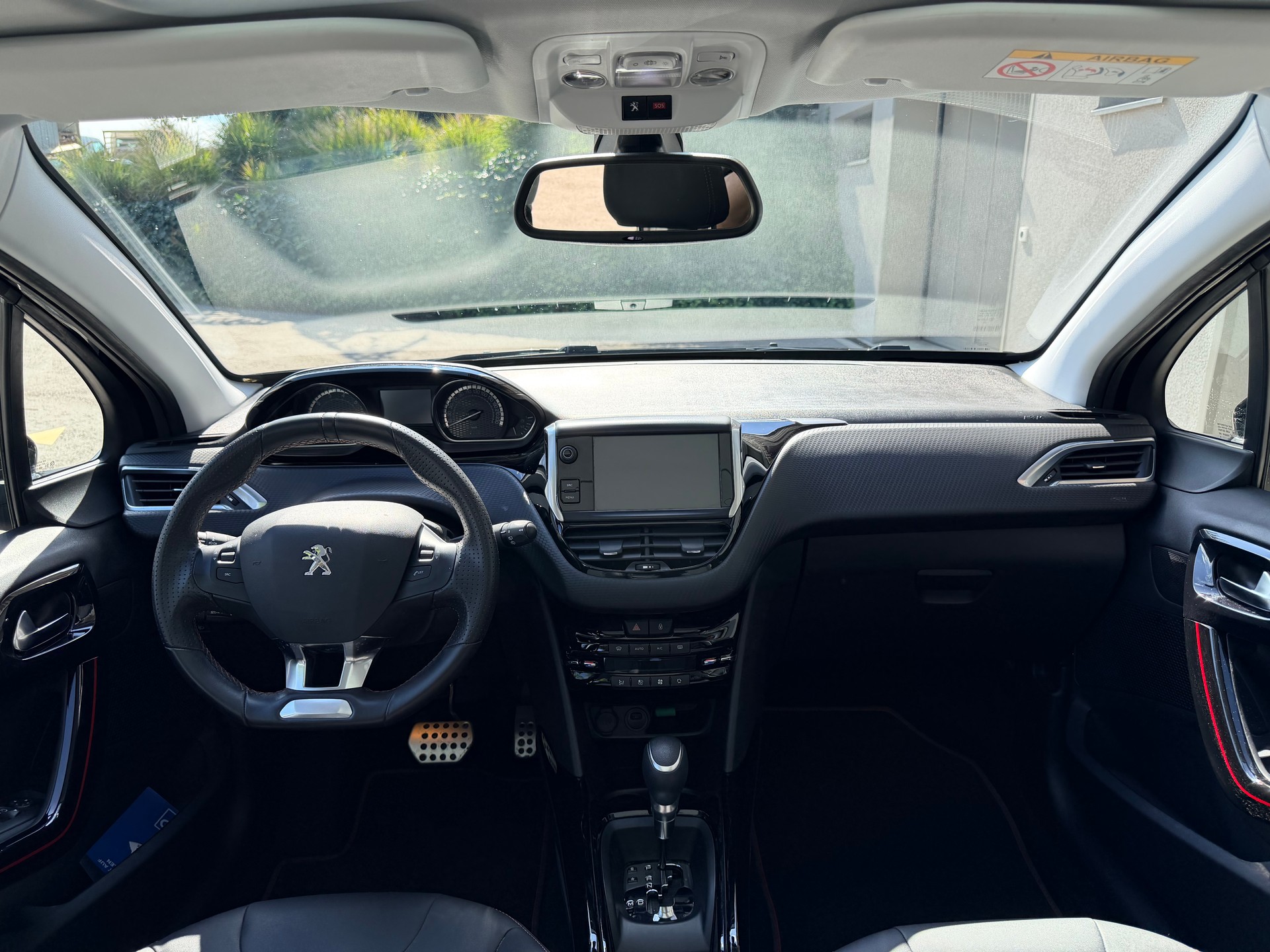 PEUGEOT 2008 1.2 PureTech GT Line EAT6-image-7