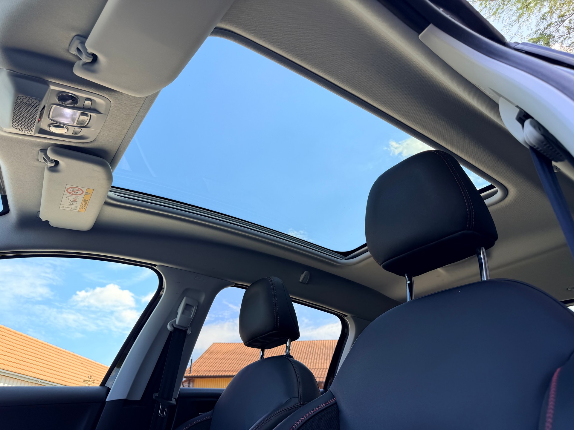 PEUGEOT 2008 1.2 PureTech GT Line EAT6-image-14